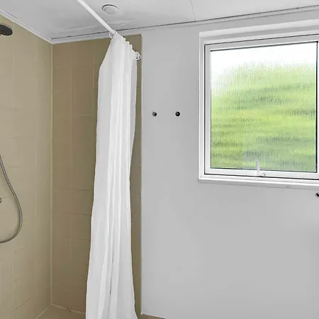 Summer House In Marielyst Casa de Férias