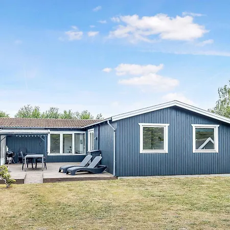 Summer House In Marielyst Дом отдыха Boto By