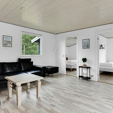 Summer House In Marielyst Casa de Férias