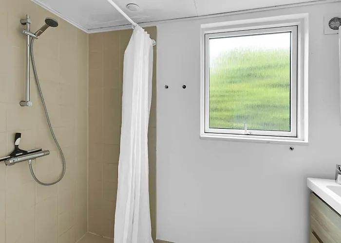 Summer House In Marielyst Hébergement de vacances