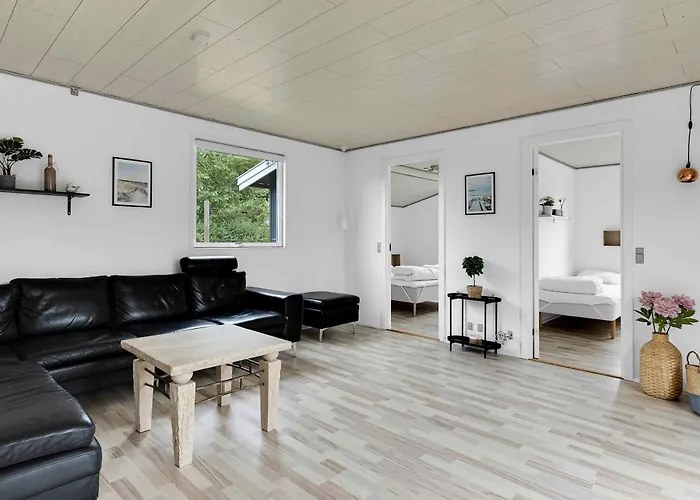 Summer House In Marielyst Hébergement de vacances